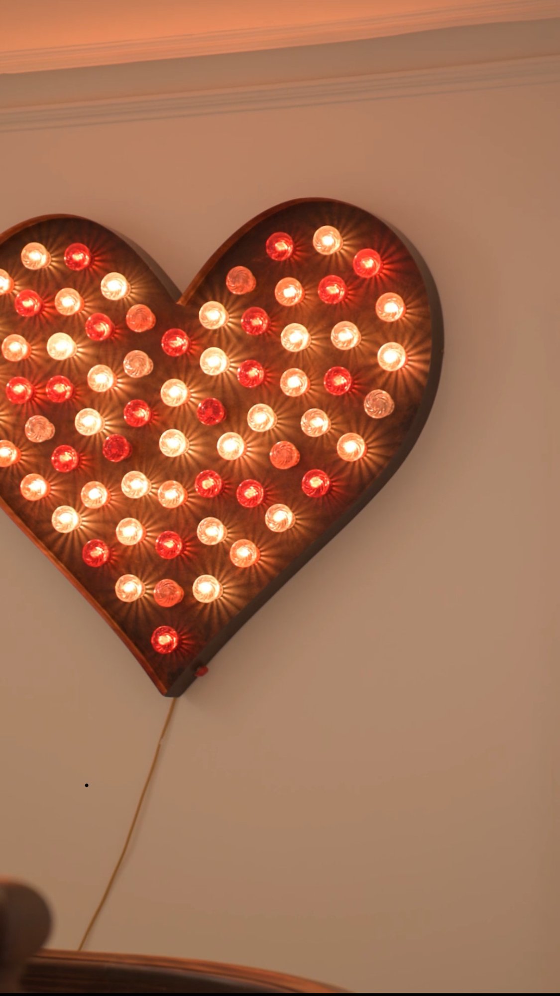 Illuminated heart wall light